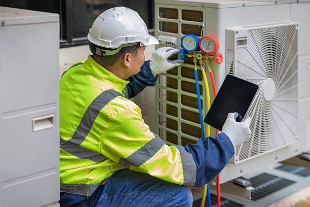 Professional Hvac technician working in Oreland, PA